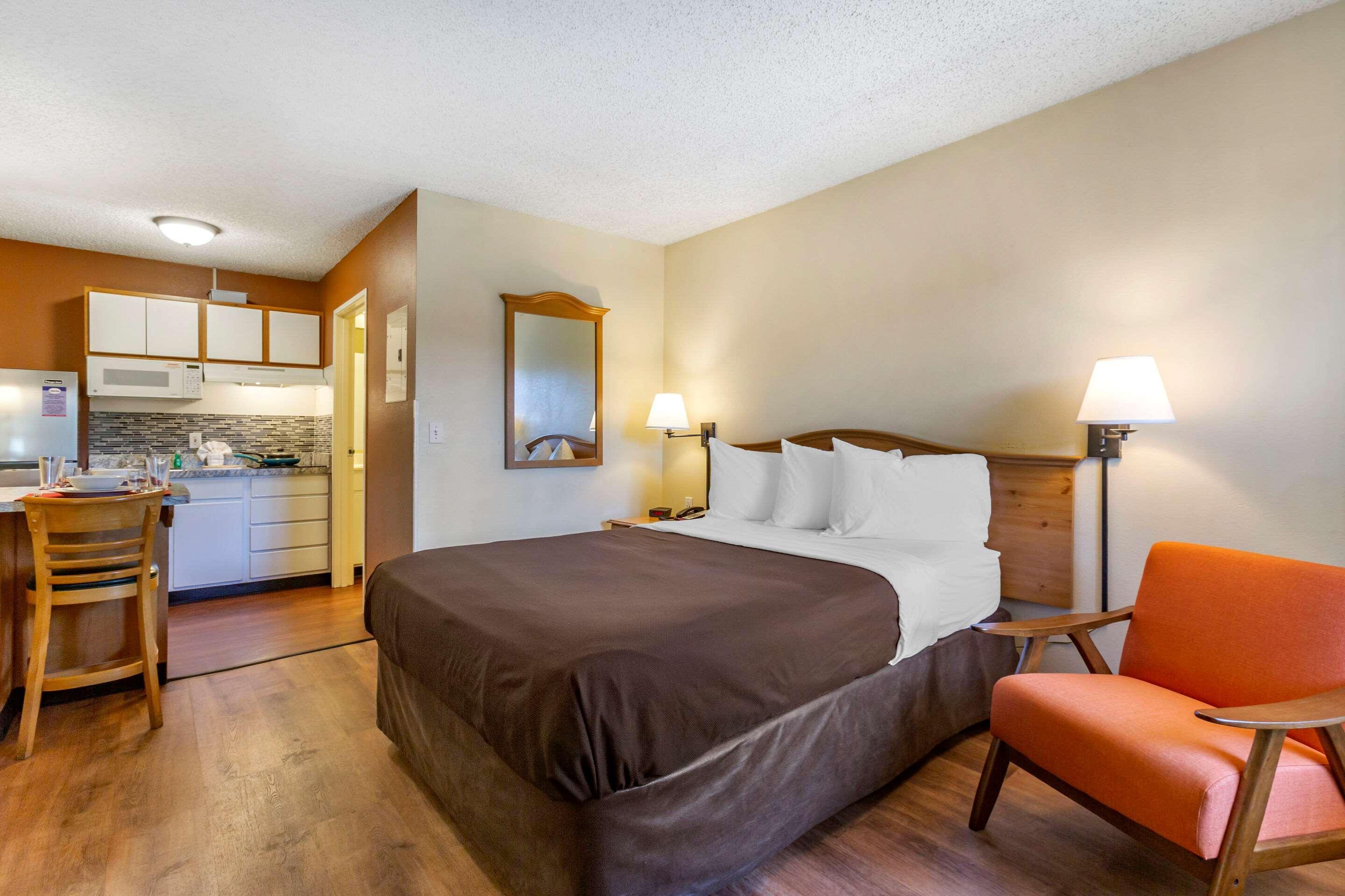 Suburban Studios Albuquerque Midtown - University Екстериор снимка