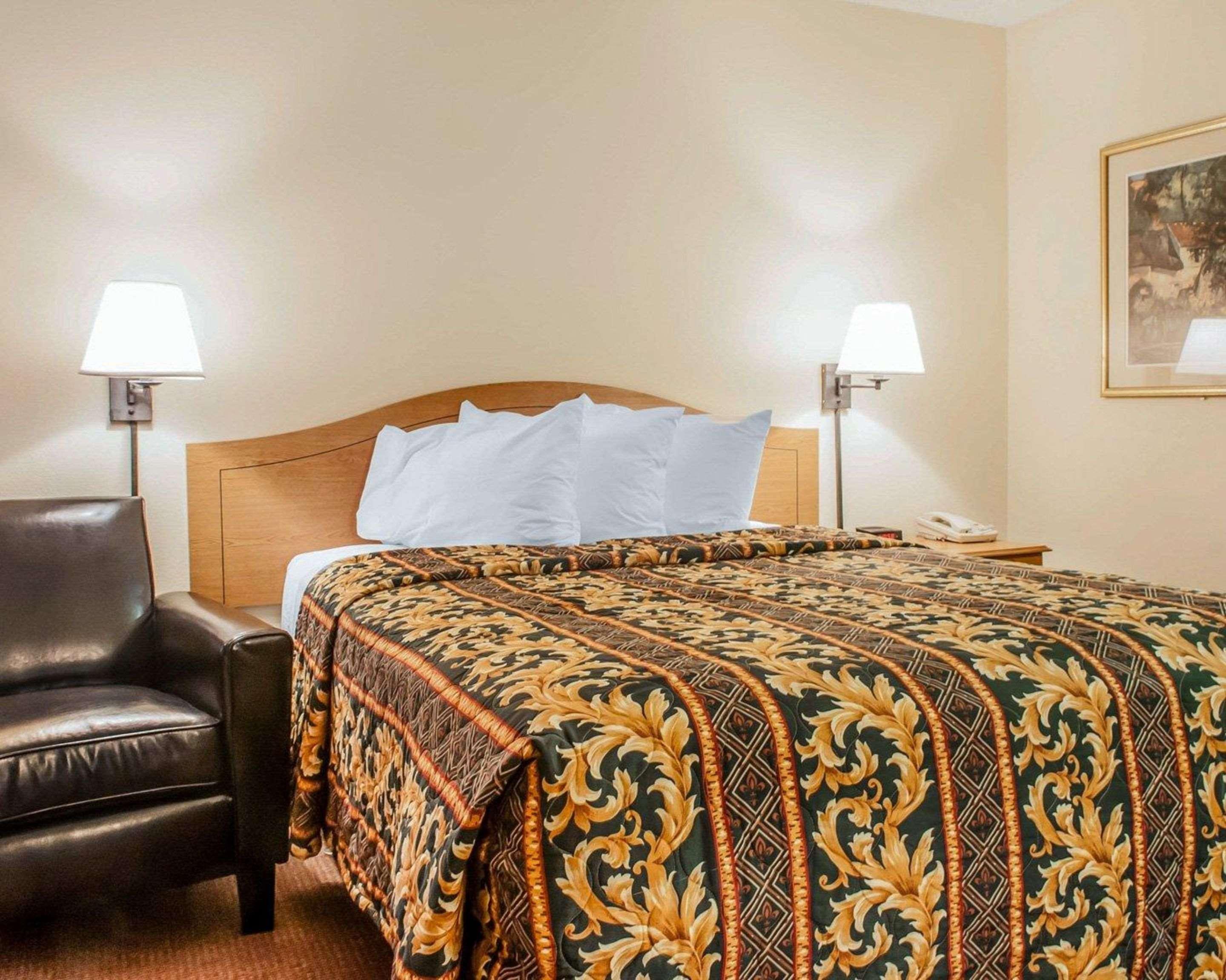 Suburban Studios Albuquerque Midtown - University Екстериор снимка