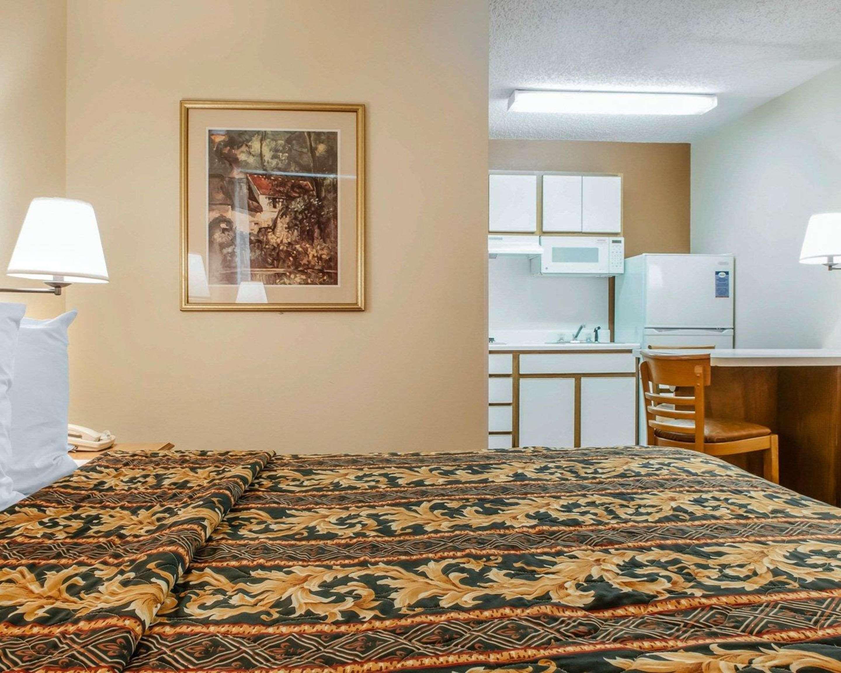 Suburban Studios Albuquerque Midtown - University Екстериор снимка