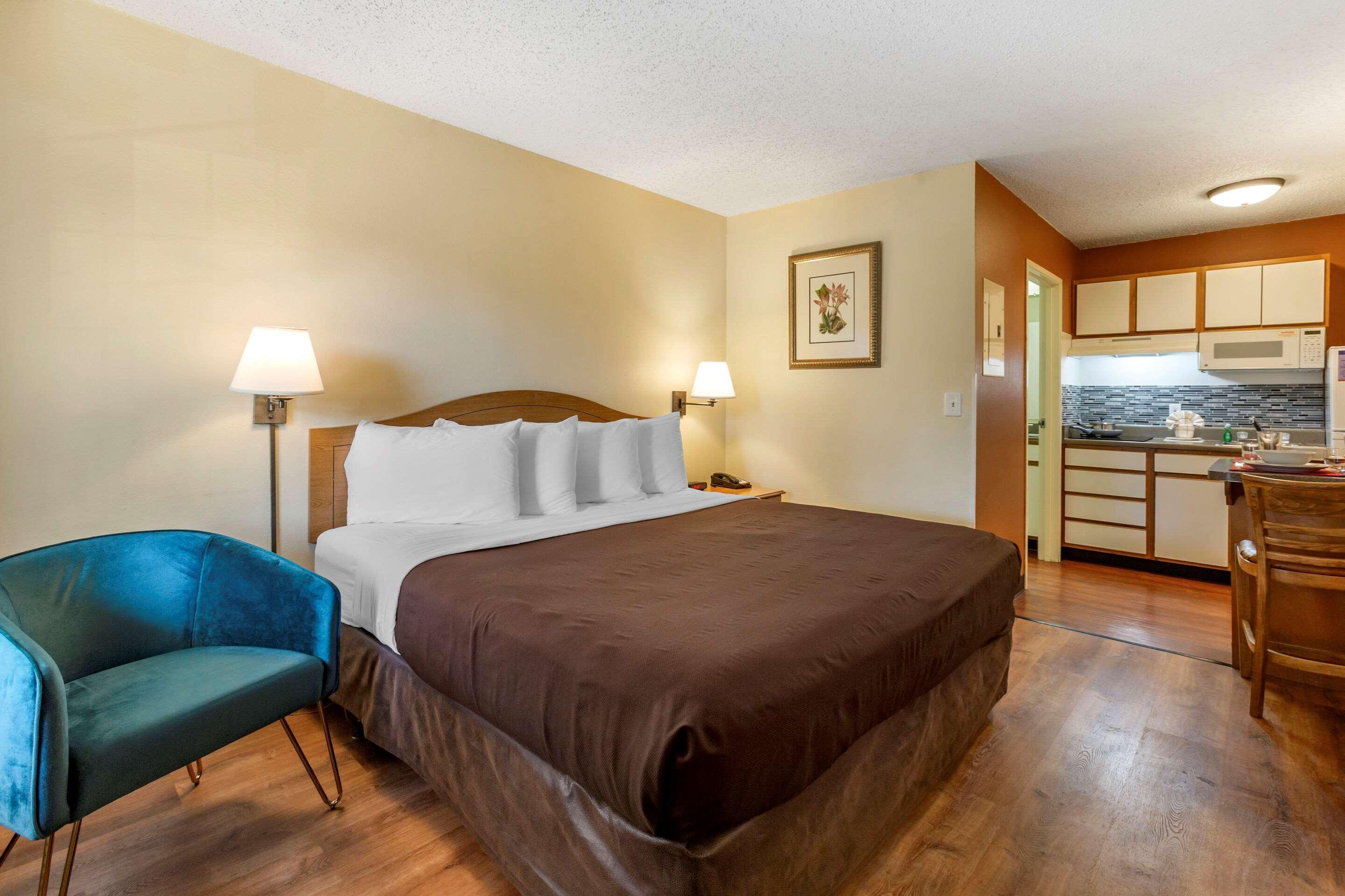 Suburban Studios Albuquerque Midtown - University Екстериор снимка