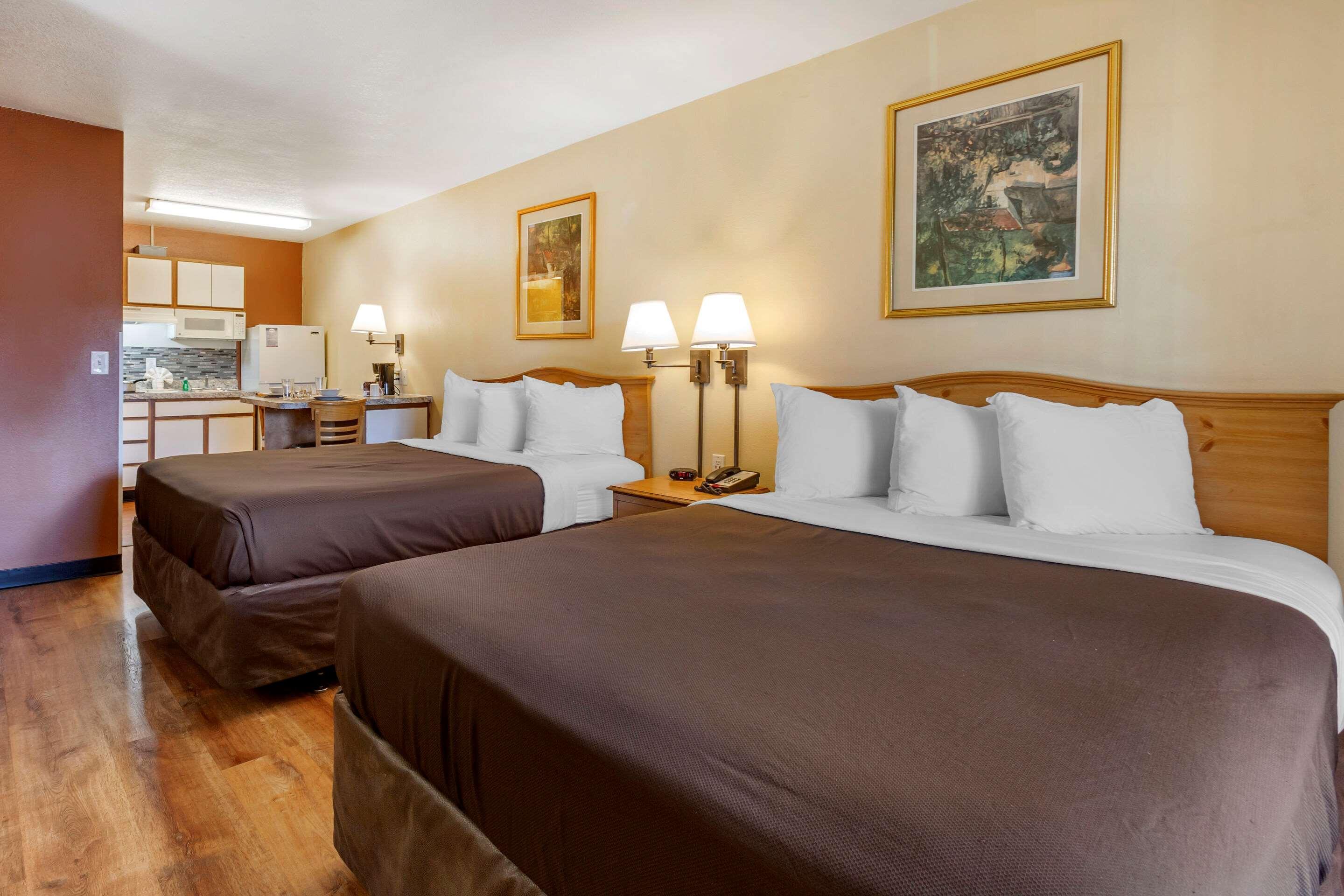 Suburban Studios Albuquerque Midtown - University Екстериор снимка