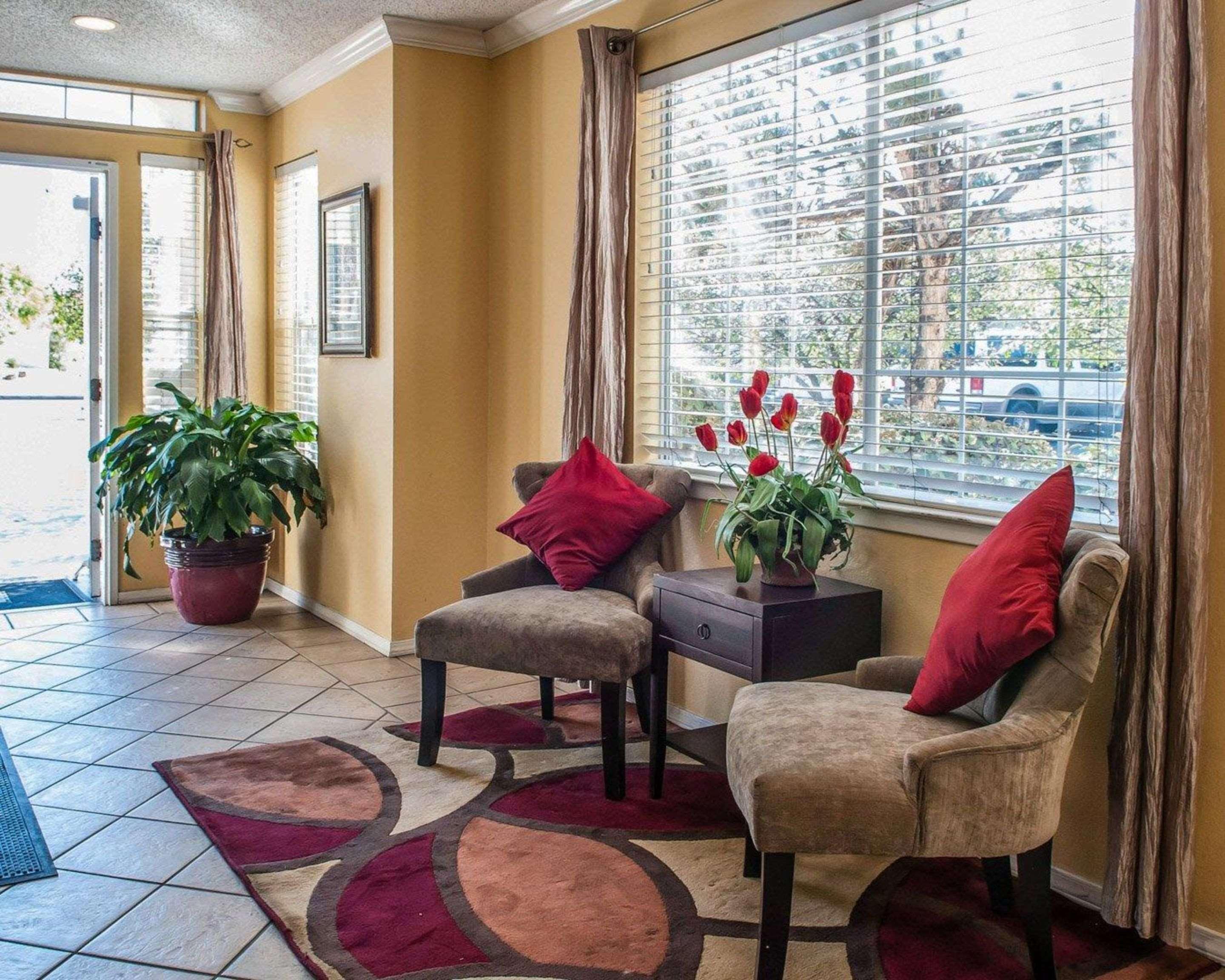 Suburban Studios Albuquerque Midtown - University Екстериор снимка